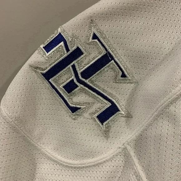 90’s Toronto Maple Leafs CCM NHL Hockey Jersey - Picture 7 of 11